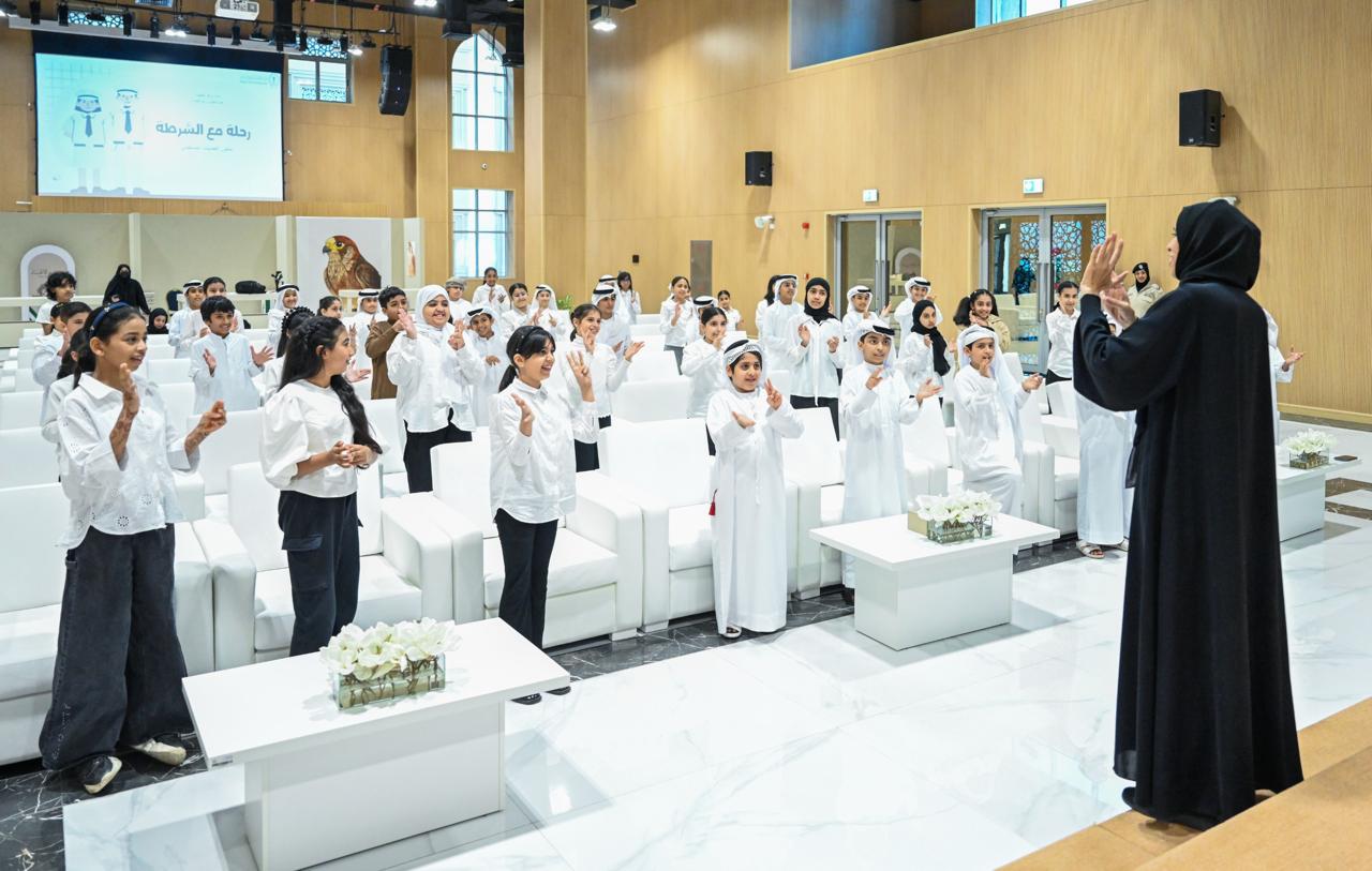 شرطة الشارقة تستقبل وفداً من مؤسسة أطفال الشارقة في زيارة تعليمية وتوعوية