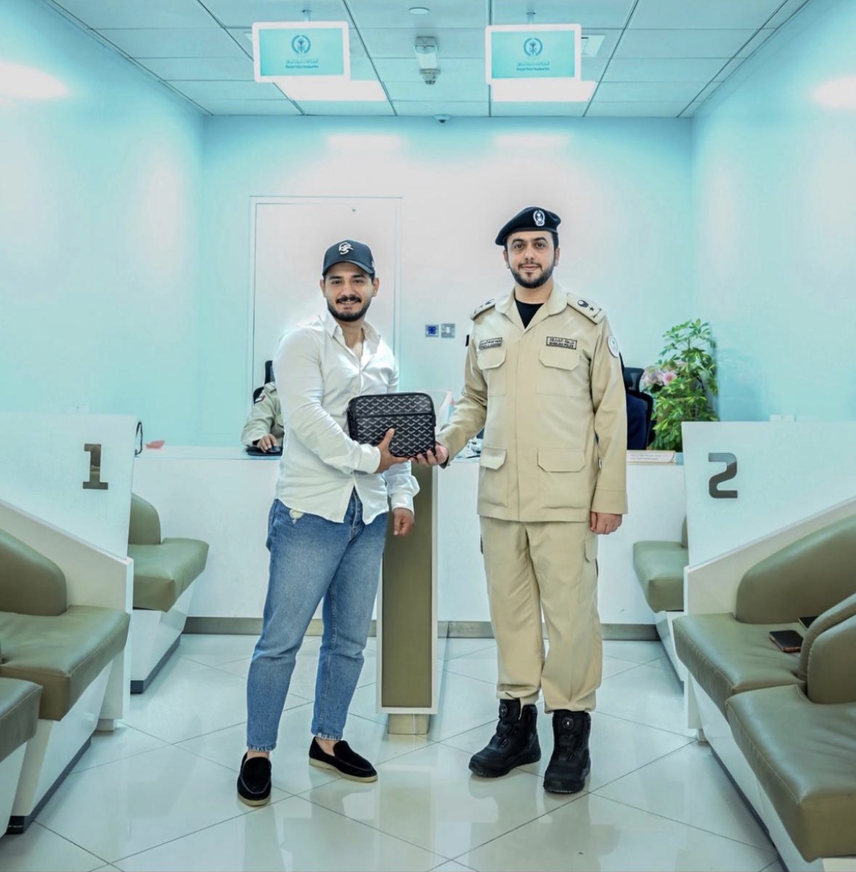 Sharjah Police Recovers Lost Bag Containing Five Years of Savings Belonging to Arab Resident