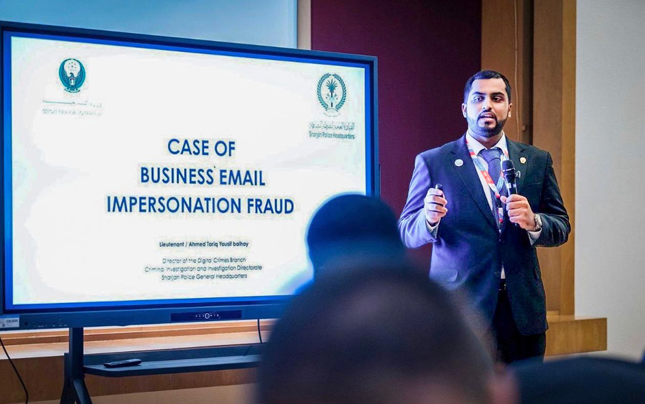شاركت القيادة العامة لشرطة الشارقة في المنتدى الدولي لمكافحة الاحتيال الإلكتروني والمالي، الذي استضافته جمهورية سنغافورة، بمشاركة ممثلين عن أكثر من 20 دولة، إلى جانب عدد من المنظمات ...