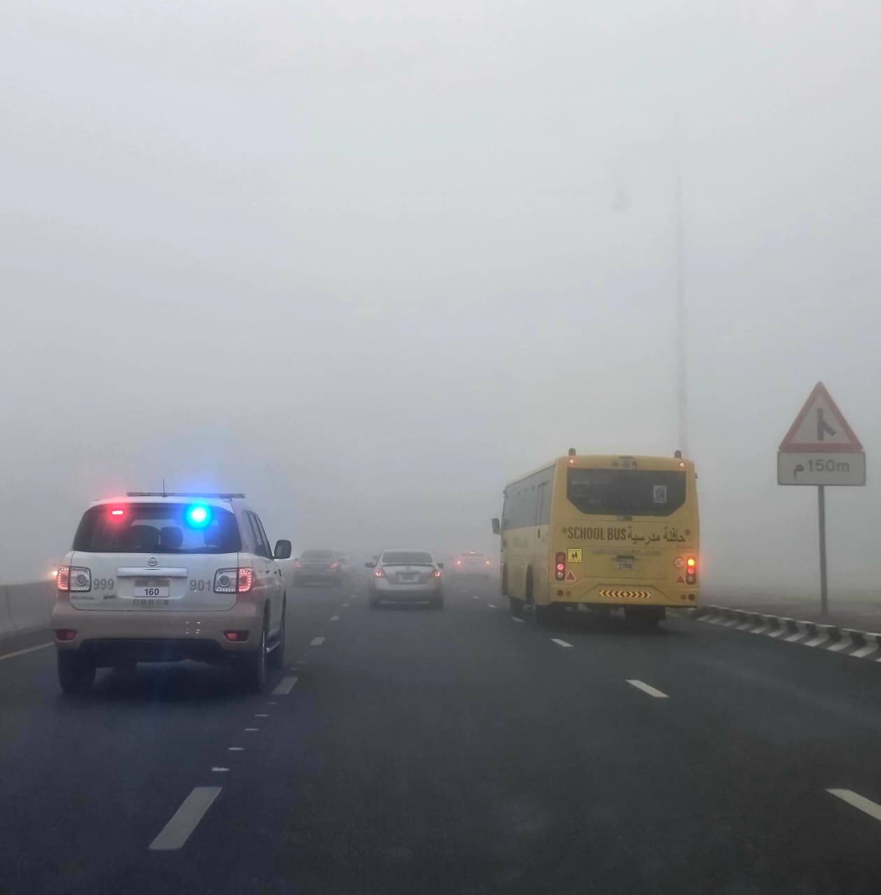  أدارت المشهد المروري بكفاءة شرطة الشارقة: صفر حوادث جسيمة خلال موجة الضباب