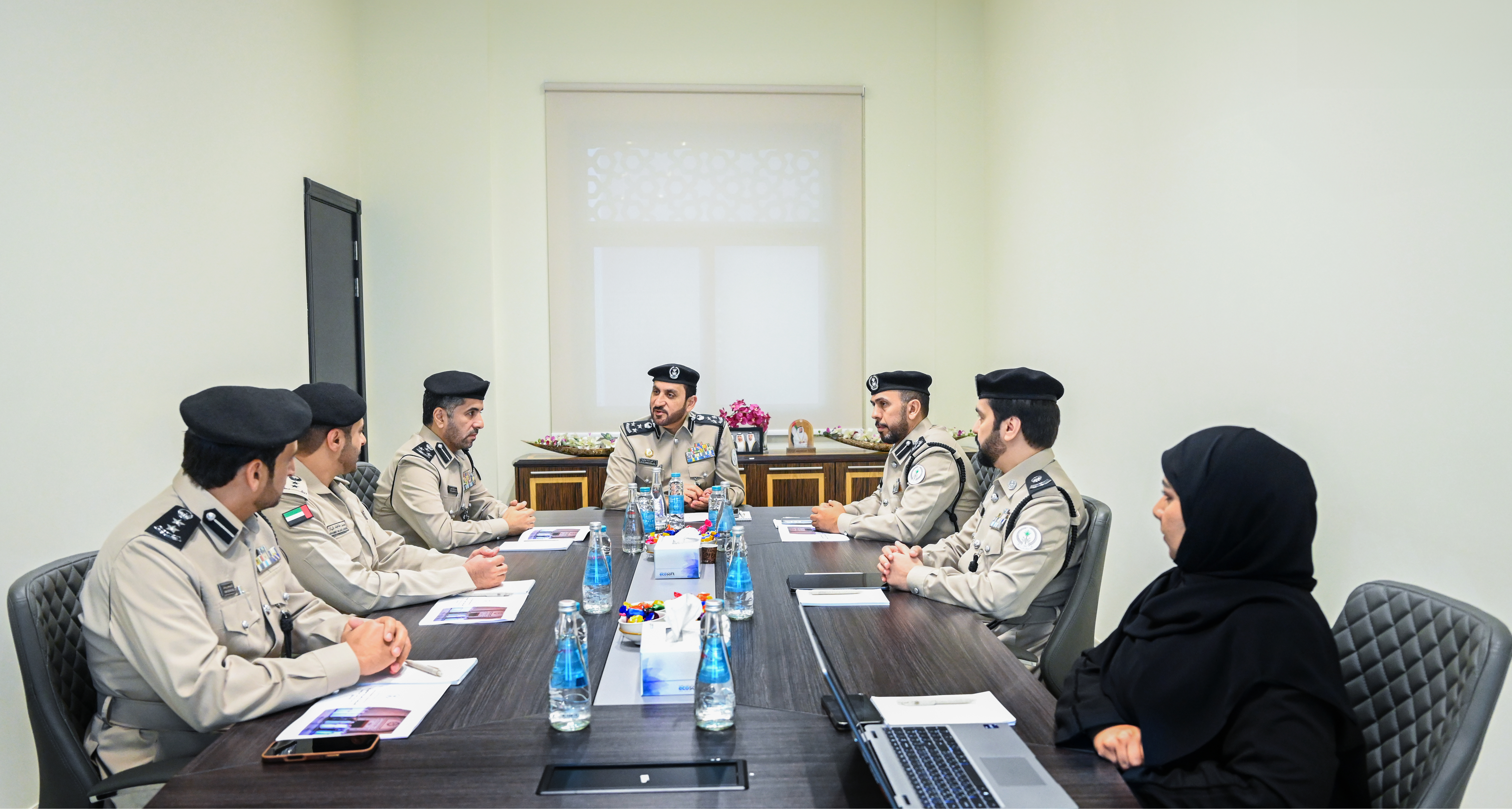 دعماً للجاهزية وإدارة حالات الطوارئ اللجنة الفرعية بشرطة الشارقة تعقد اجتماعها الأول لعام 2026 بشأن برنامج الشارقة إمارة صحية