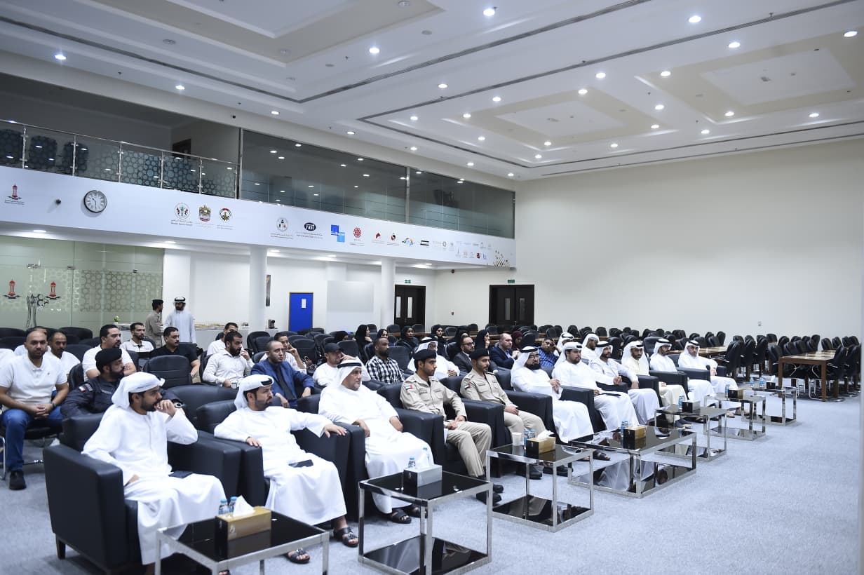 شرطة الشارقة تعزز التكامل المؤسسي مع القطاع الرياضي من خلال برنامج معرفي لإدارة الأزمات والكوارث