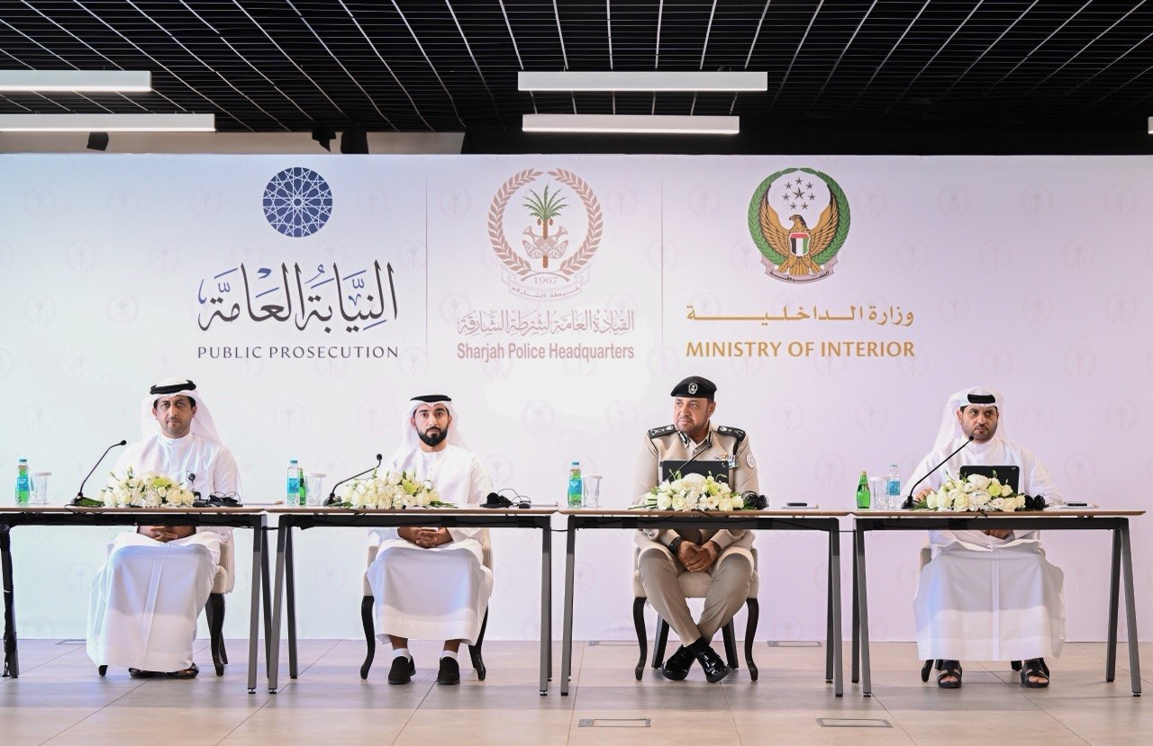 ضمن عملية أمنية استباقية نوعية أطلقت عليها (نهاية معركة - END OF BATTLE)  شرطة الشارقة وبالتعاون مع وزارة الداخلية تؤمّن أصول شركات تقدر  بـ (65) مليار درهم، وتطيح بــ(33) متهماً من (12) جنسية بينهم قادة إحدى أكبر الشبكات الإجرامية الدولية المنظمة في الجرائم الإلكترونية والعابرة للحدود