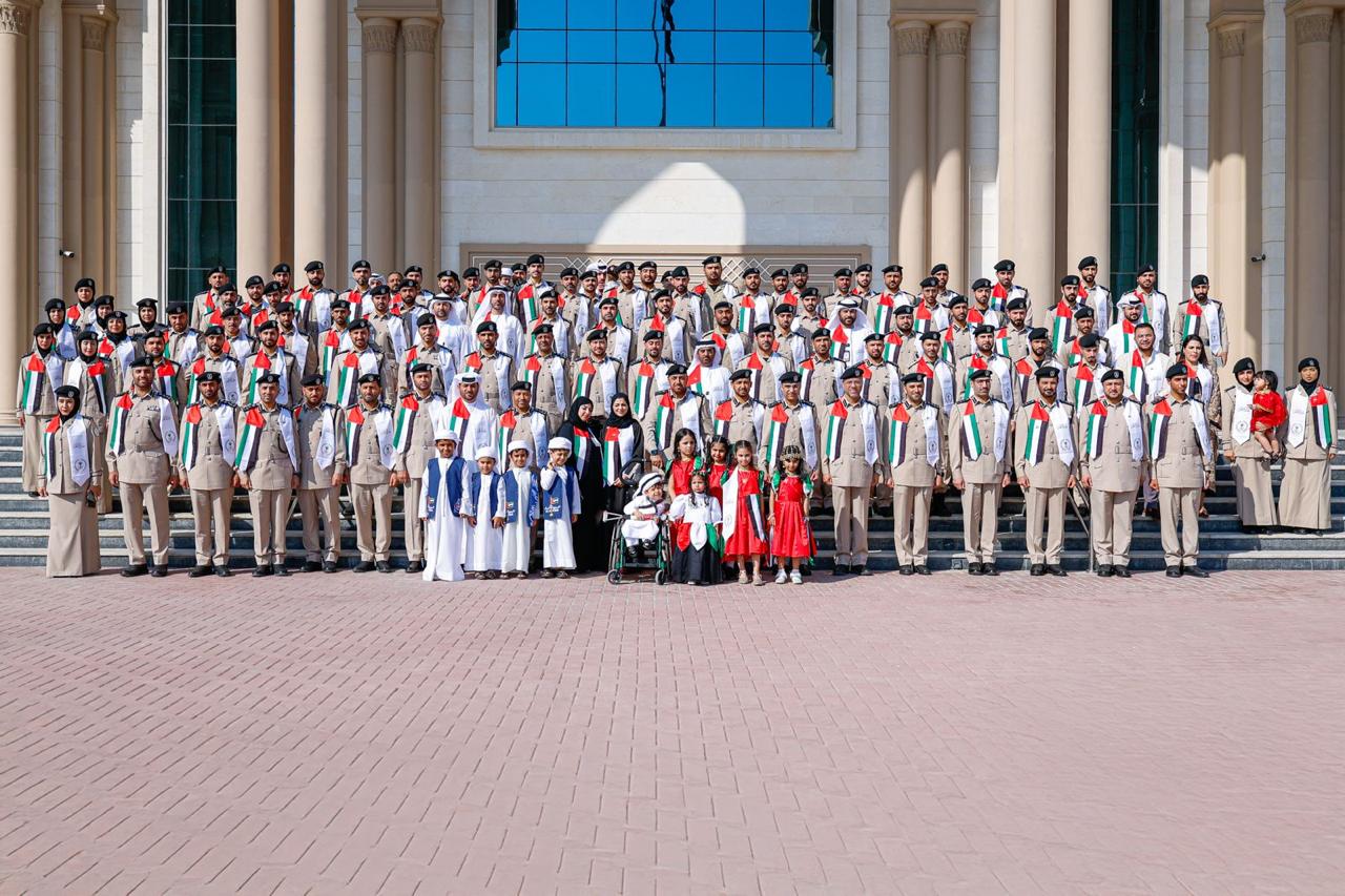 شرطة الشارقة تحتفي بعيد الاتحاد ال54