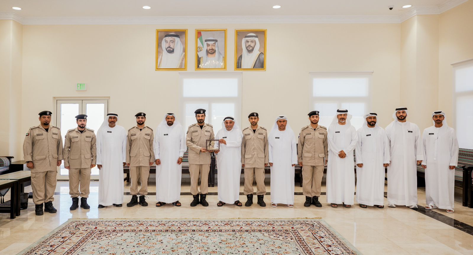 في إطار جهودها المستمرة لتعزيز الشراكة المجتمعية والتكامل المؤسسي عقدت القيادة العامة لشرطة الشارقة ممثلةً بإدارة وقاية وحماية المجتمع سلسلة من الاجتماعات التنسيقية مع مجالس الضواحي: ...